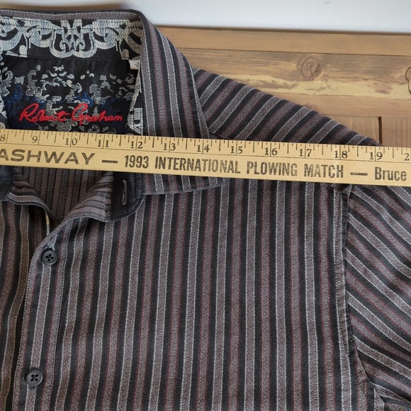 Robert Graham Grey Disappearing Long Sleeve Flip Cuff Button Down Shirt - Picture 9 of 14